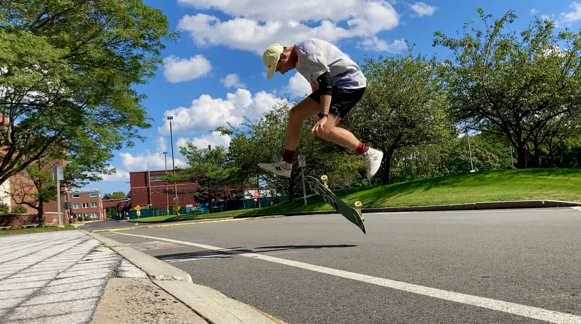 Sad heelflip