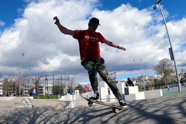 Tailslide on bank